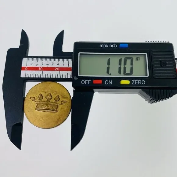 La Belle Jardiniere- Paris Marquis Crown Antique Shank Livery Back Gilt Button - Picture 5 of 5